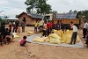 Sempre più rifugiati dal Myanmar si nascondono nelle zone di confine. CSI sostiene la distribuzione di viveri. csi